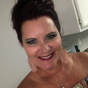 Meet your Posher, Monica